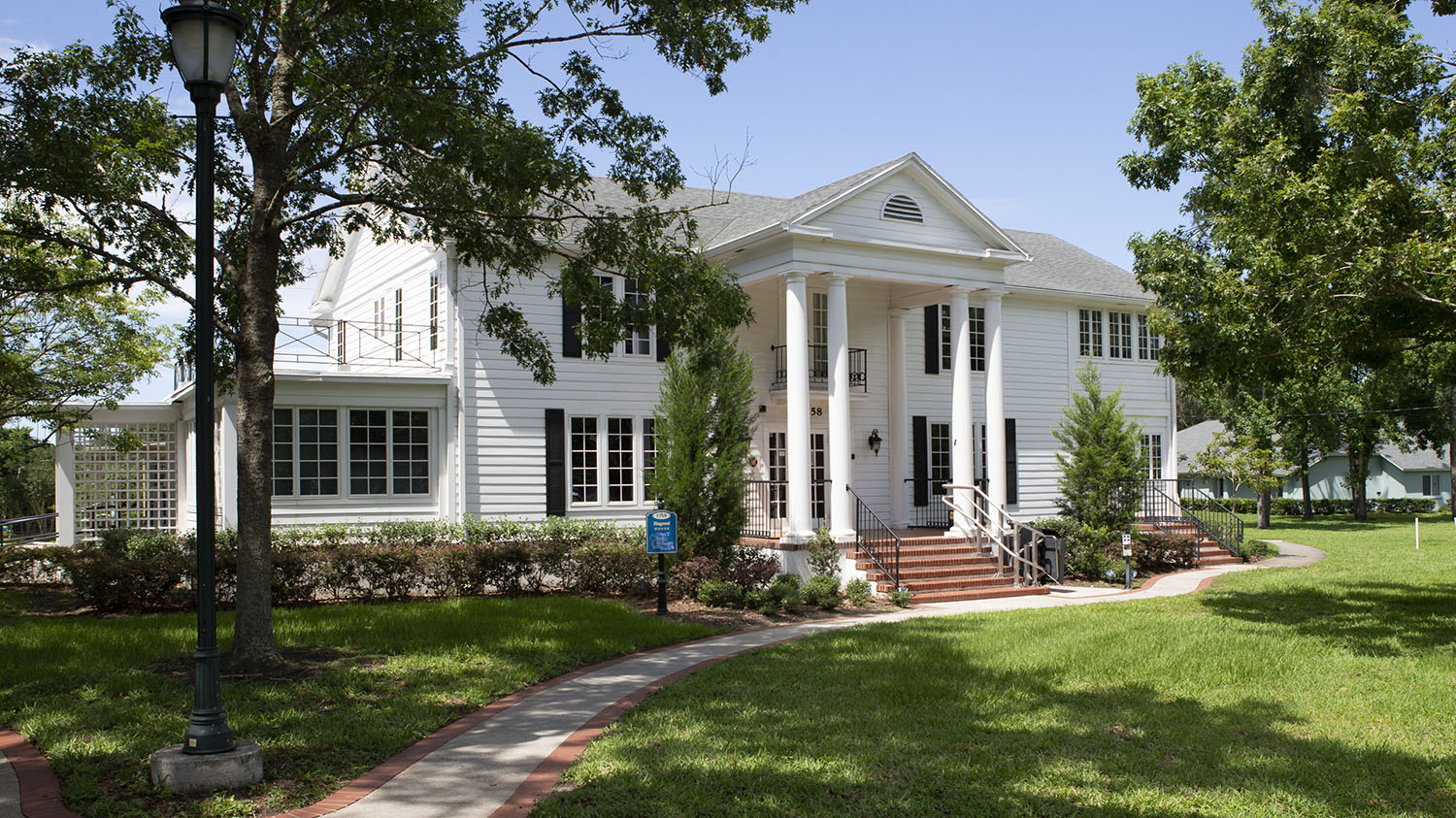 1924 Great Oaks Village